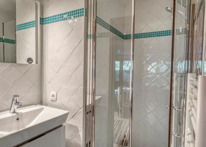 3 Pieces Avec Parking A Rochebrune - Fr-1-453-166 מגב